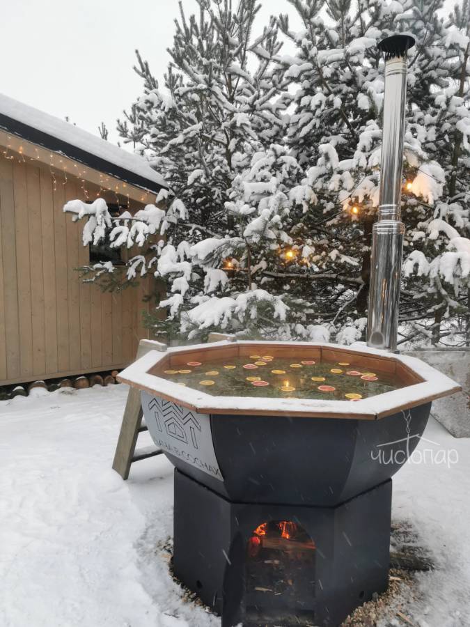 Банный чан зимой в Парме